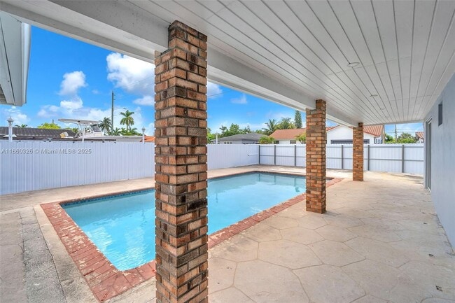 3341 SW 94th Ct in Miami, FL - Foto de edificio - Building Photo