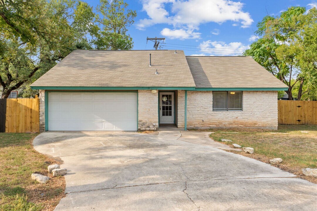 1402 Oakmeadows Cove in Round Rock, TX - Building Photo