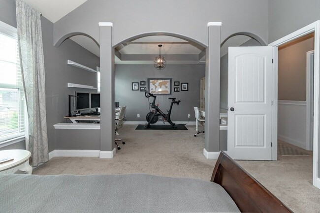 property at 5461 Everlook Cir