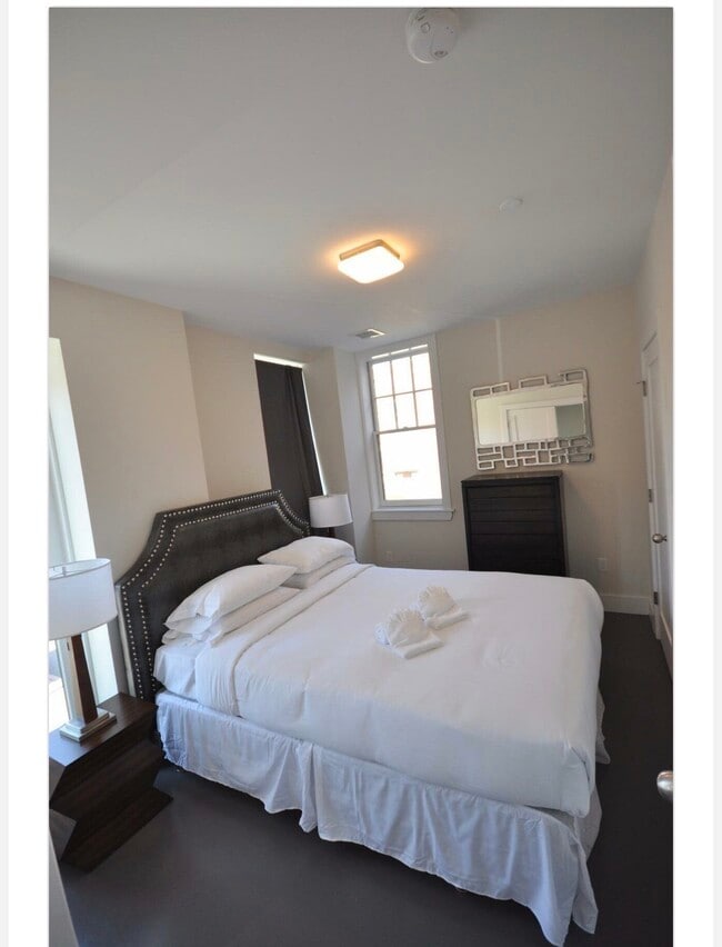 685 Massachusetts Ave, Unit 3 in Boston, MA - Foto de edificio - Building Photo