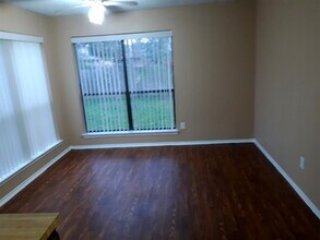 7504 Clover Ln in Watauga, TX - Building Photo - Building Photo