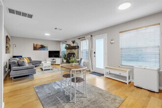 7640 Elkhorn Mountain Trail in Austin, TX - Building Photo - Building Photo