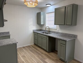 522 W Highland St in Tecumseh, OK - Building Photo - Building Photo