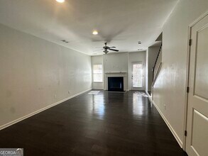 882 Ambient Way in Atlanta, GA - Building Photo - Building Photo