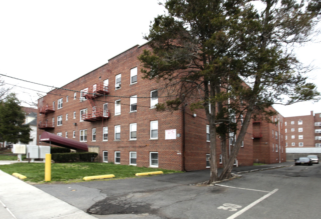 Waverly Place in Elizabeth, NJ - Building Photo