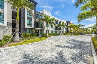 The Stellar Emerald Hills in Fort Lauderdale, FL - Building Photo