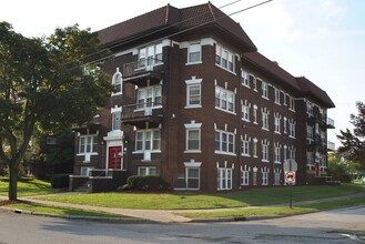 Superior Hillcrest in Cleveland, OH - Building Photo - Primary Photo