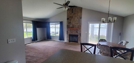 8532 Riverside Dr in Brighton, MI - Building Photo - Building Photo