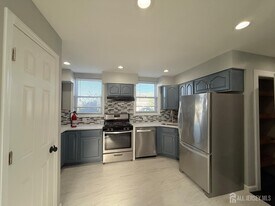 46 Hayward Ave in Carteret, NJ - Building Photo