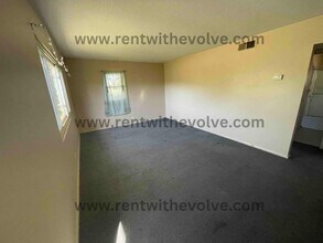 225 S Angle St in Dunkirk, IN - Building Photo - Building Photo