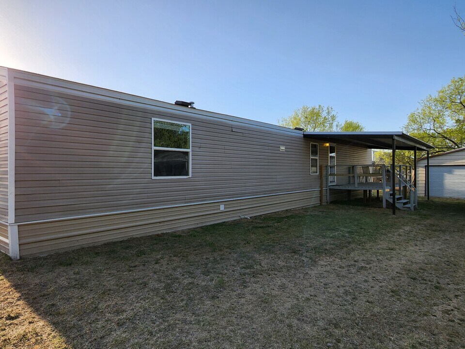 616 Co Rd 118B in Burnet, TX - Building Photo