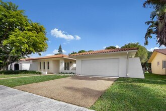 2045 SW 125th Ct in Miami, FL - Building Photo - Building Photo