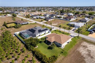 1627 SW 25th Terrace in Cape Coral, FL - Building Photo - Building Photo