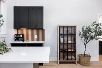 1210 Brentwood St-Unit -C in Austin, TX - Building Photo - Building Photo