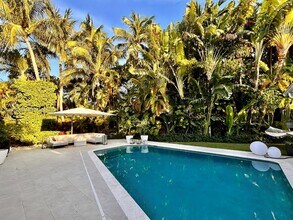 375 Harbor Ct in Key Biscayne, FL - Building Photo - Building Photo