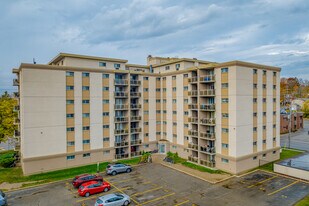 Silvercreek Terrace in Guelph, ON - Building Photo