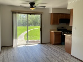 2008 MacArthur Rd in Waukesha, WI - Building Photo - Building Photo