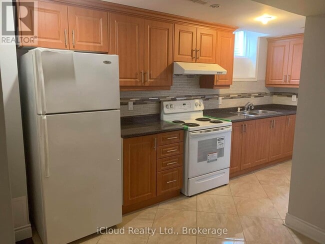 564 Fernforest Dr in Brampton, ON - Building Photo - Building Photo