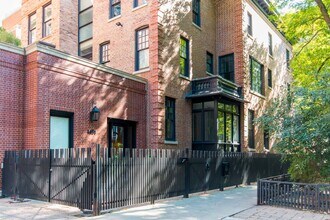 36 E Schiller St in Chicago, IL - Building Photo - Building Photo