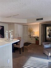 1180 Wildwood Lakes Blvd in Naples, FL - Foto de edificio - Building Photo