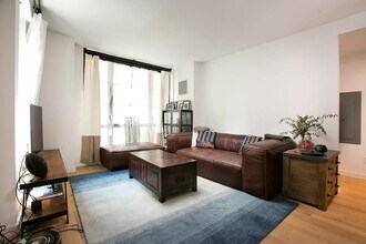 7 Lexington Ave in New York, NY - Building Photo - Building Photo