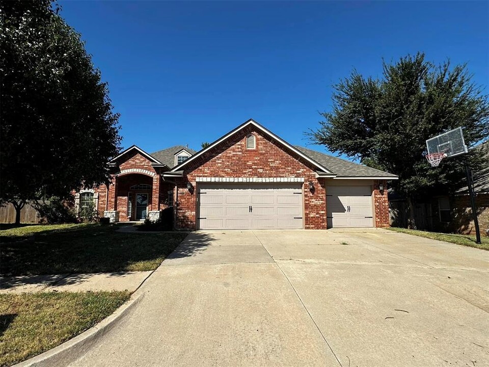 4325 NW 163rd St in Edmond, OK - Building Photo