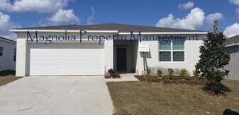 1214 Salisbury Dr in Winter Haven, FL - Building Photo