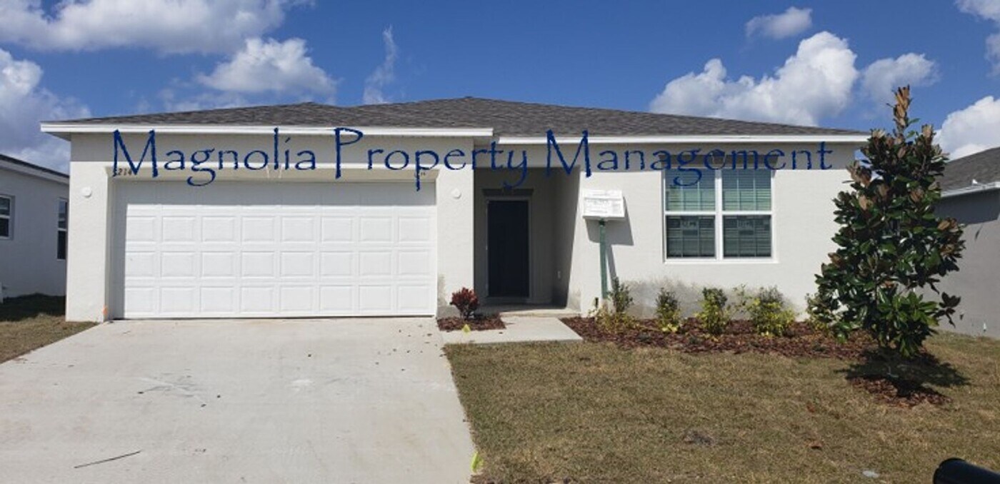 1214 Salisbury Dr in Winter Haven, FL - Building Photo