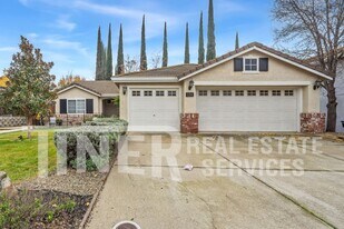 134 John Henry Cir in Folsom, CA - Building Photo