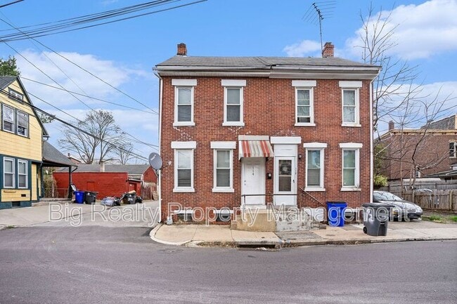 property at 114 N Evans St