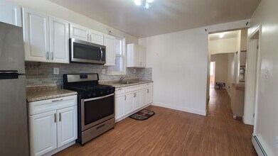 32 Armstrong Ave in Jersey City, NJ - Building Photo - Building Photo