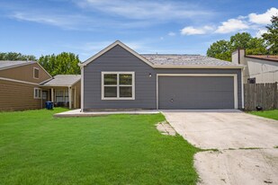 4143 Alaskian Sunrise in San Antonio, TX - Building Photo