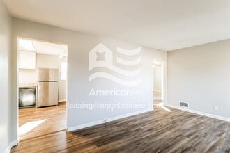 536 Trenton Ave in Cincinnati, OH - Foto de edificio - Building Photo