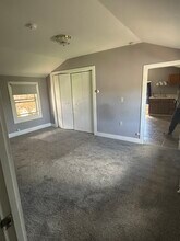 308 N Main St, Unit C in Naugatuck, CT - Foto de edificio - Building Photo