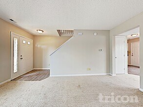 5136 Dollar Ridge Ln in Indianapolis, IN - Foto de edificio - Building Photo