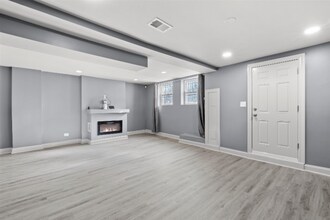 4829 S St Lawrence Ave in Chicago, IL - Building Photo - Building Photo