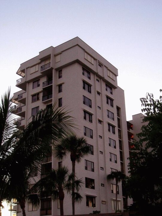 Boardwalk Caper Tower in Ft. Myers, FL - Building Photo