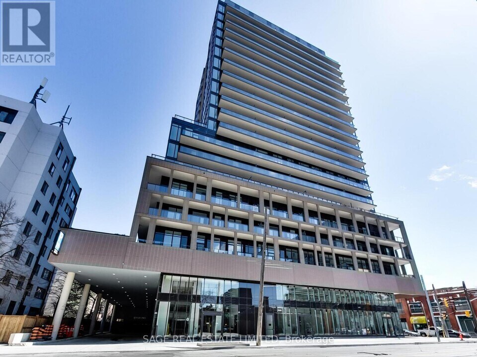 285-285 Dufferin St in Toronto, ON - Building Photo