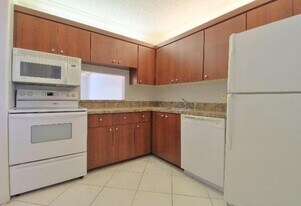 2700 Casita Way in Delray Beach, FL - Building Photo