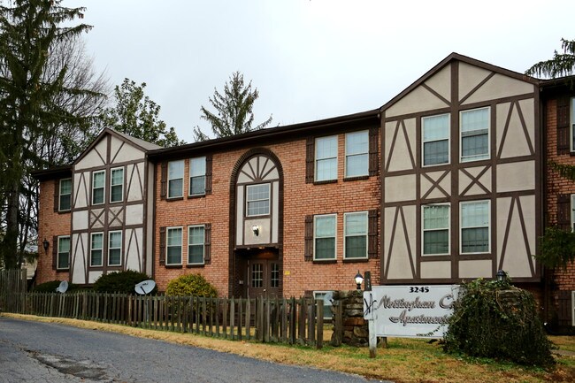 Nottingham Court Apartments in Louisville, KY - Foto de edificio - Building Photo