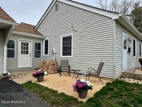 17 Plaza Del Campillo in Freehold, NJ - Building Photo - Building Photo