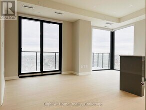 1415 Dundas St E in Oakville, ON - Building Photo - Building Photo