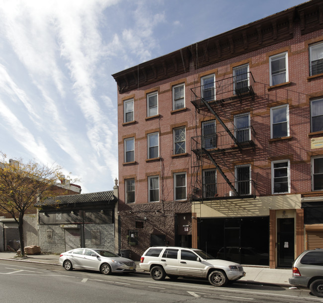 1102 Bedford Ave in Brooklyn, NY - Building Photo - Building Photo