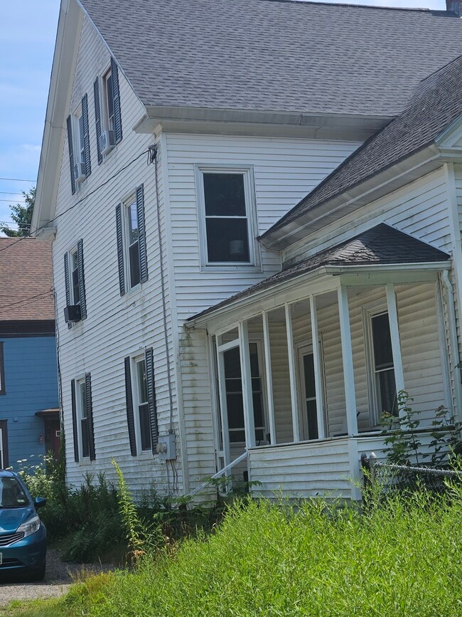 9 Nichols Ave, Unit 11 Nichols