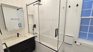 2037 De Chambly Rue in Montréal, QC - Building Photo - Building Photo