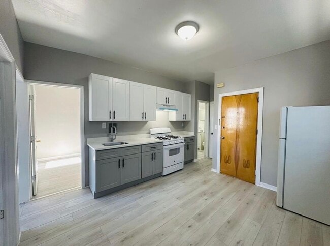 344 Virginia Ave in Jersey City, NJ - Building Photo - Building Photo