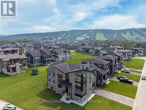 157 Springside Cres in Blue Mountains, ON - Building Photo - Building Photo