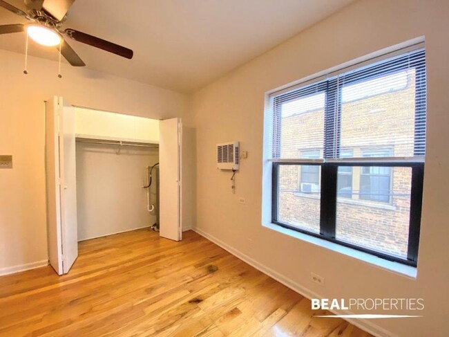 817 W Cornelia Ave in Chicago, IL - Foto de edificio - Building Photo