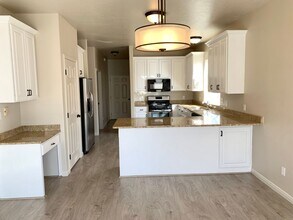 1209 N 1610 W Cir in Saint George, UT - Building Photo - Building Photo
