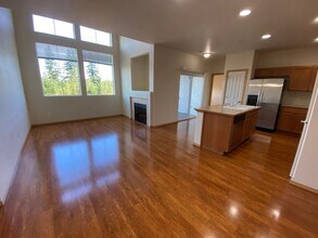 2260 Simmons St in Dupont, WA - Foto de edificio - Building Photo